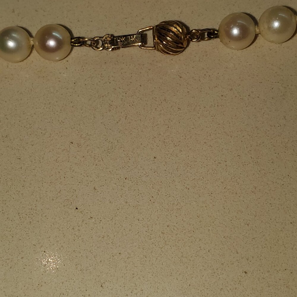 CULTURED PEARLS NECKLACE, EARRINGS AND BRACELET SET - Picture 3 of 3